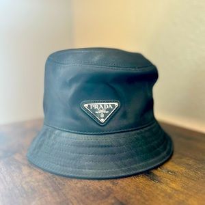 PRADA RE-NYLON BUCKET HAT